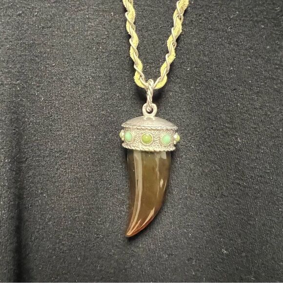 Lia Sophia CORNUCOPIA $78 in catalog
Resin Horn Necklace w/ Green Accents NWT🏷 - Picture 7 of 9